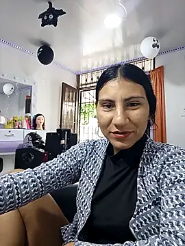 Lucyfoox online show from 10-08-25, 01:45