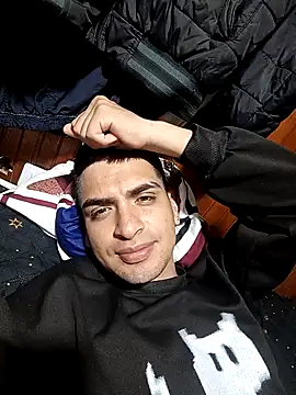 daniandr119 online show from 10-04-25, 02:46