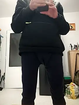 honzinka83 online show from 12-14-25, 05:40