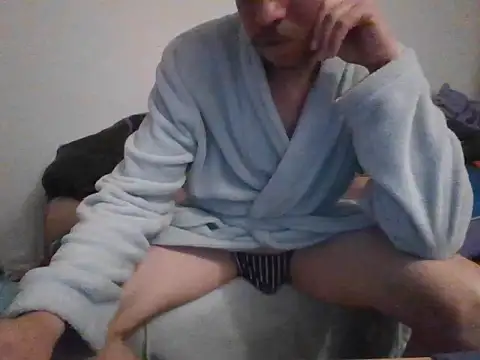 honzinka83 online show from 10-04-25, 06:42