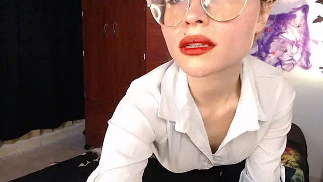 Snapshot of Alessandra_Shayk666 chatting on 10-07-25, 08:10 Alessandra Shayk666 online show from 10-07-25, 08:10