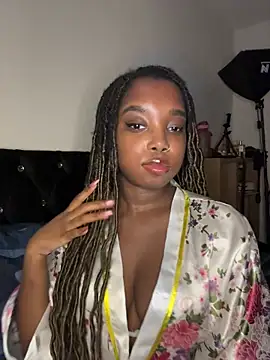 Snapshot of Lexi_Locs chatting on 10-05-25, 09:05 Lexi Locs online show from 10-05-25, 09:05