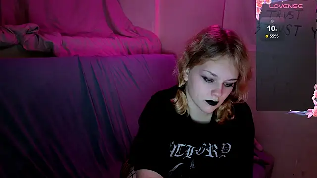 CleoVixes online show from 10-19-25, 04:26