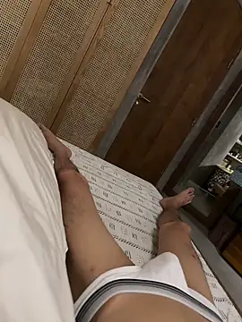 Snapshot of HenryLee1983-cums chatting on 02-13-26, 06:08 HenryLee1983-cums online show from 02-13-26, 06:08