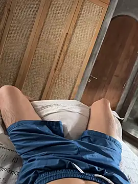 Snapshot of HenryLee1983-cums chatting on 02-18-26, 08:00 HenryLee1983-cums online show from 02-18-26, 08:00