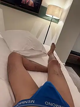 Snapshot of HenryLee1983-cums chatting on 03-03-26, 10:44 HenryLee1983-cums online show from 03-03-26, 10:44