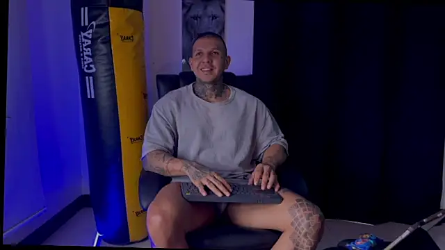 MAXIMO VEGA online show from 10-08-25, 10:32