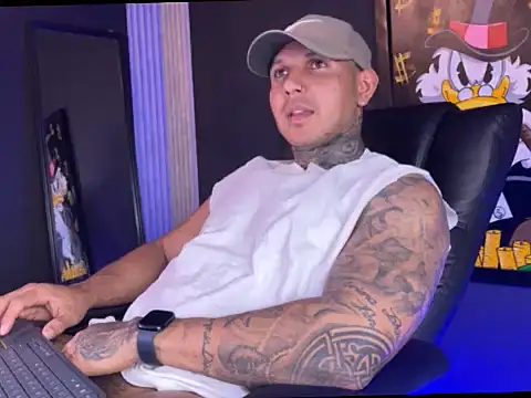 MAXIMO VEGA online show from 10-18-25, 08:44