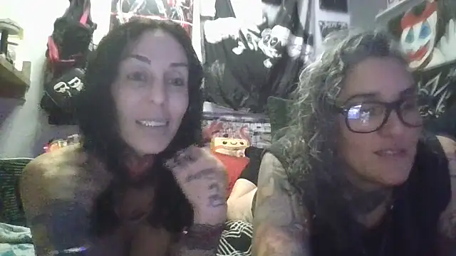 Snapshot of inkdhollow1 chatting on 05-25-26, 02:22 inkdhollow1 online show from 05-25-26, 02:22