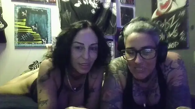 Snapshot of inkdhollow1 chatting on 05-06-26, 07:12 inkdhollow1 online show from 05-06-26, 07:12