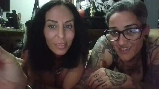 inkdhollow1 online show from 11-07-25, 02:16