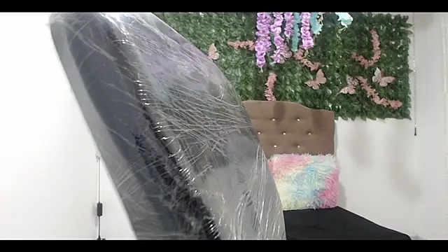 cristal hills 19 online show from 12-01-25, 05:03