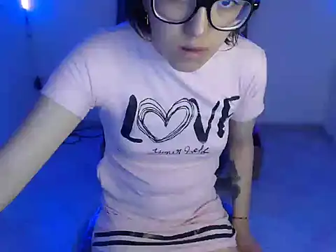 cristal hills 19 online show from 10-23-25, 05:33