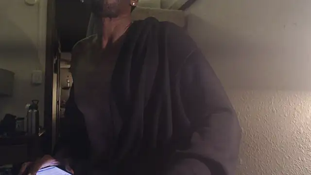 Snapshot of AlickleStiff chatting on 10-23-25, 03:54 AlickleStiff online show from 10-23-25, 03:54