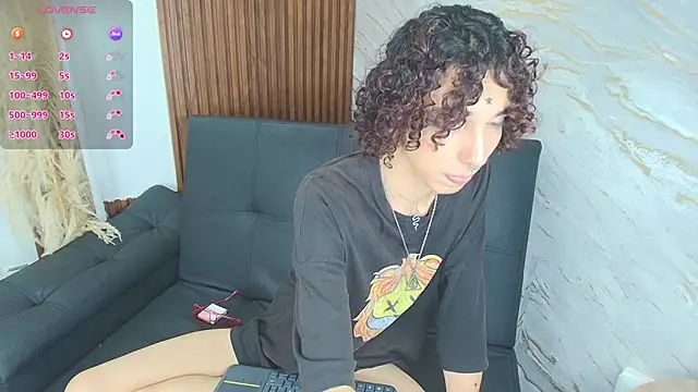 Snapshot of Scaarlett_22_ chatting on 03-04-26, 08:49 Scaarlett 22 online show from 03-04-26, 08:49