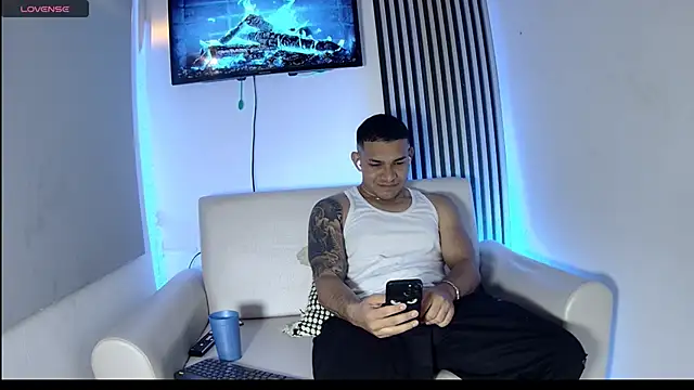 venedic bull online show from 11-12-25, 04:16