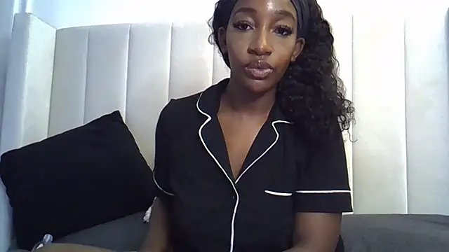 Snapshot of BaddieS_x chatting on 10-03-25, 10:22 BaddieS x online show from 10-03-25, 10:22