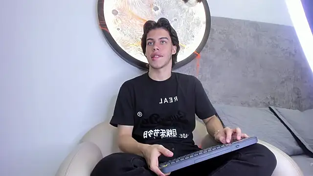 Lucian grey online show from 10-11-25, 03:40