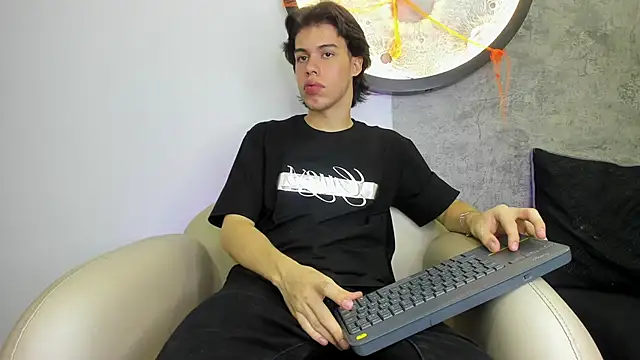 Lucian grey online show from 10-19-25, 03:53