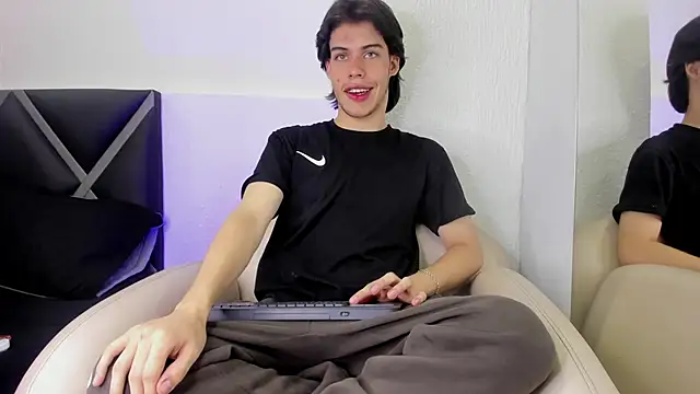 Lucian grey online show from 10-09-25, 04:57