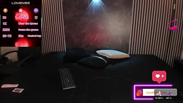 Snapshot of cloemorningstar chatting on 10-15-25, 05:50 cloemorningstar online show from 10-15-25, 05:50