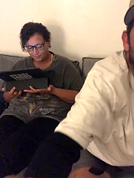 hoociedaddy24 online show from 12-20-25, 04:59