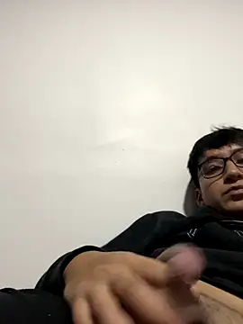 Snapshot of LAngel21 chatting on 12-18-25, 04:17 LAngel21 online show from 12-18-25, 04:17