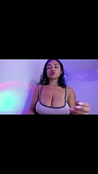 Lia0109 online show from 10-28-25, 05:50