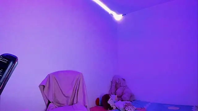 Lia0109 online show from 10-13-25, 07:04