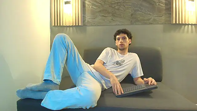 Snapshot of ISRAEL_GRAY chatting on 10-15-25, 07:11 ISRAEL GRAY online show from 10-15-25, 07:11