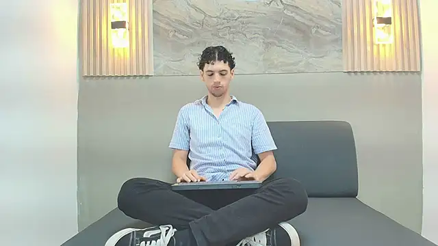 Snapshot of ISRAEL_GRAY chatting on 10-07-25, 07:15 ISRAEL GRAY online show from 10-07-25, 07:15