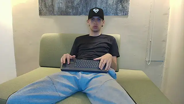 Snapshot of ISRAEL_GRAY chatting on 10-21-25, 07:46 ISRAEL GRAY online show from 10-21-25, 07:46