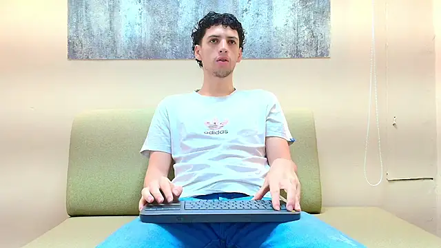 Snapshot of ISRAEL_GRAY chatting on 10-09-25, 12:06 ISRAEL GRAY online show from 10-09-25, 12:06