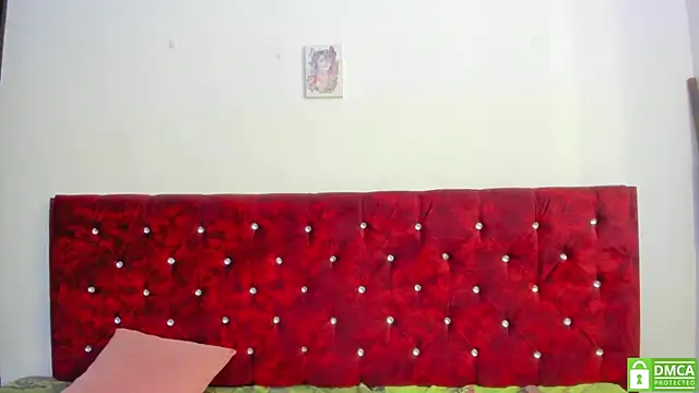 Lia Carter  online show from 11-17-25, 01:59