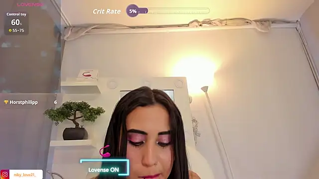 Snapshot of niky_love21 chatting on 06-08-26, 01:28 niky love21 online show from 06-08-26, 01:28