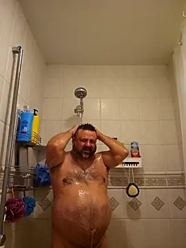 Roddog18 online show from 12-22-25, 06:35