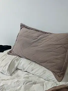 Zoe riivas online show from 04-08-26, 11:22