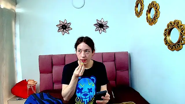 Snapshot of SnowyX_ chatting on 10-10-25, 07:25 SnowyX online show from 10-10-25, 07:25