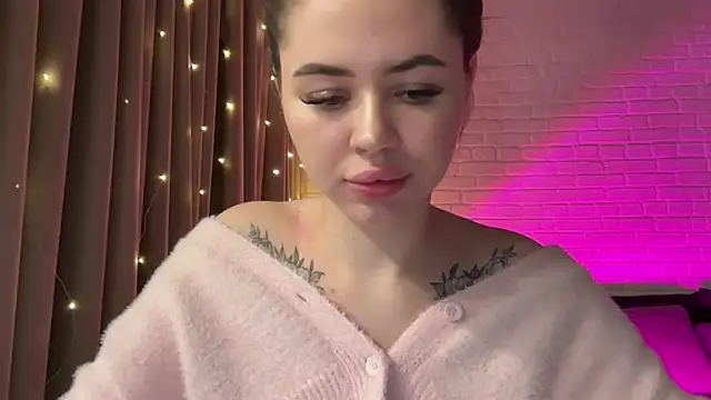 Snapshot of AlmaryKim chatting on 01-27-25, 10:16 AlmaryKim online show from 01-27-25, 10:16