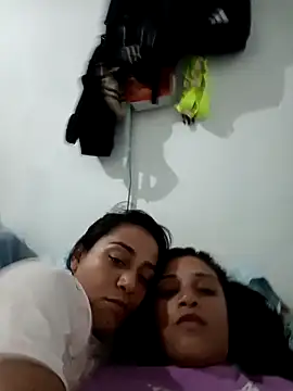 LucyAndBella online show from 04-04-26, 03:57