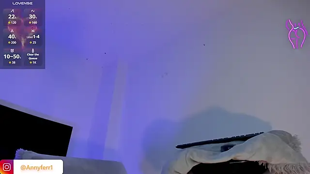 Anny ferrer1 online show from 04-13-26, 10:25