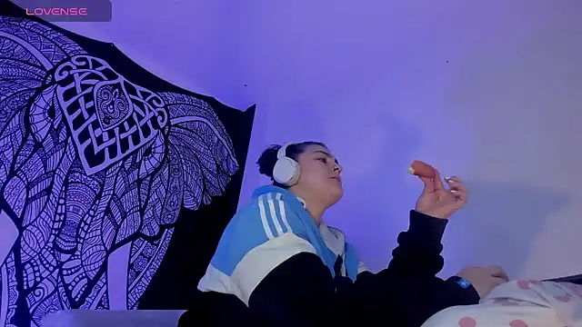 Anny ferrer1 online show from 12-19-25, 09:50