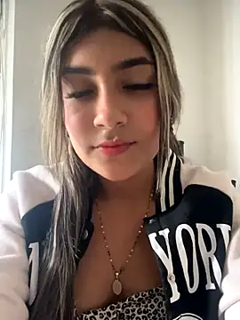 Sweed-virgin-pussy online show from 11-22-25, 04:50