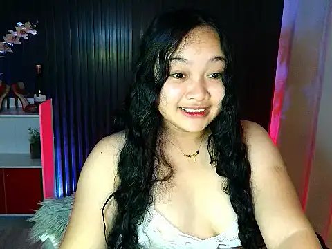 UrFavouriteCravings online show from 11-17-25, 03:49