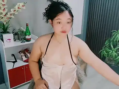 UrFavouriteCravings online show from 12-04-25, 01:15