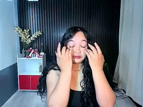 UrFavouriteCravings online show from 11-16-25, 01:21