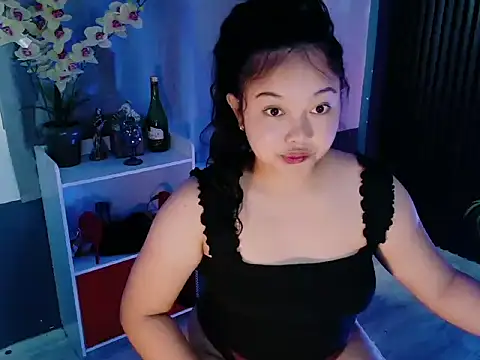 Snapshot of UrFavouriteCravings chatting on 02-16-26, 02:54 UrFavouriteCravings online show from 02-16-26, 02:54