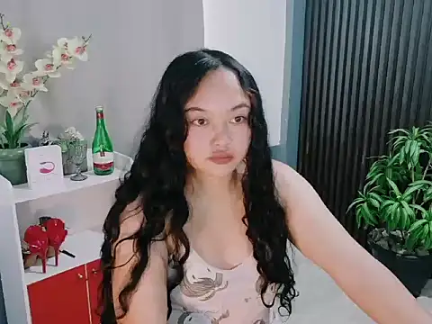 Snapshot of UrFavouriteCravings chatting on 02-02-26, 01:48 UrFavouriteCravings online show from 02-02-26, 01:48