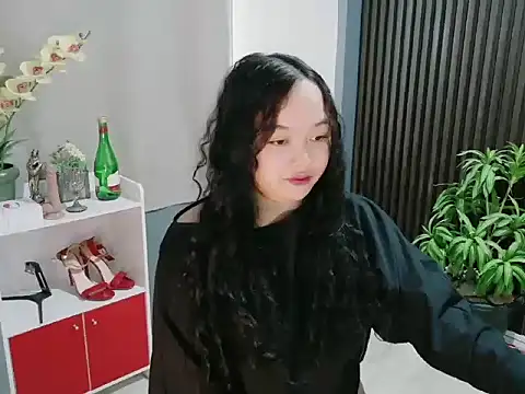 UrFavouriteCravings online show from 12-20-25, 01:41