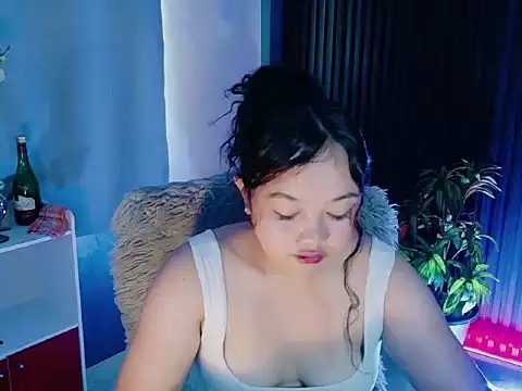 Snapshot of UrFavouriteCravings chatting on 02-23-26, 03:19 UrFavouriteCravings online show from 02-23-26, 03:19